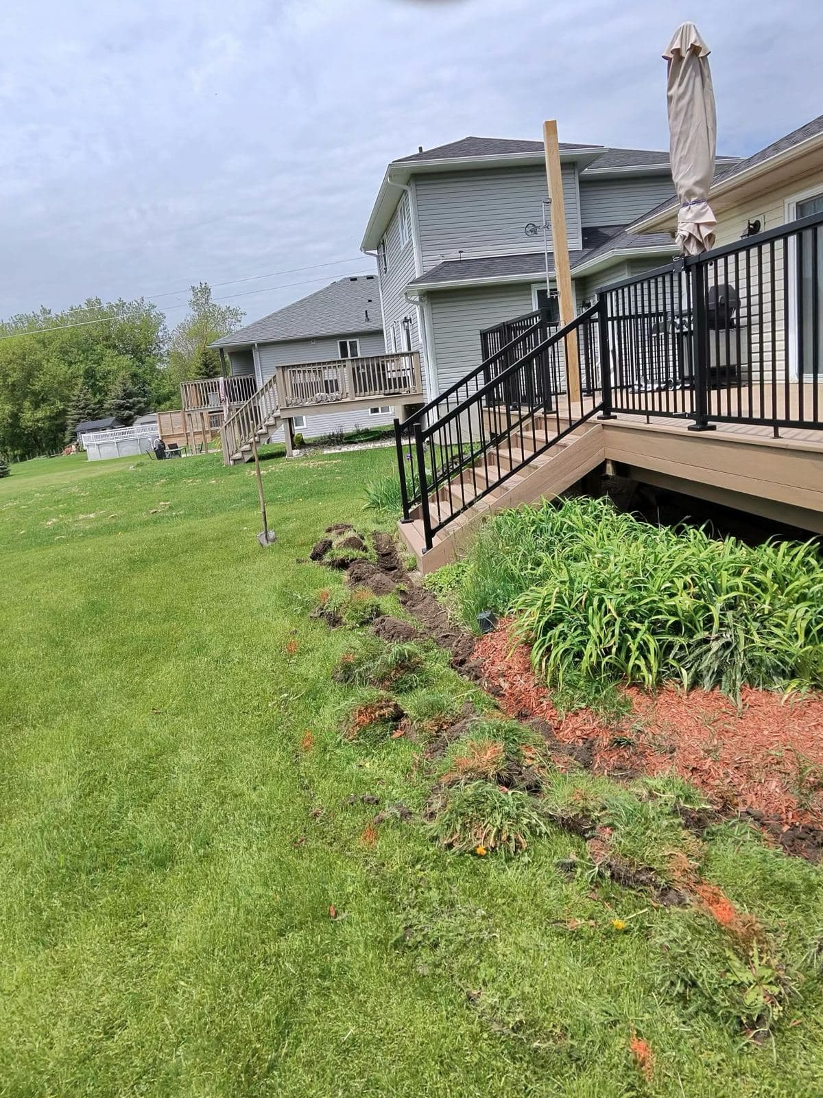 the side yard in Arthur before the walkway was poured
